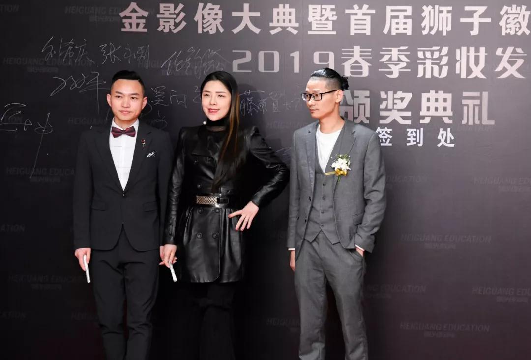 青年导演、制片人、国际巨星成龙弟子、 北京普渡年华影业创始人、欧阳曹亮先生 歌手胡艾莲女士 歌手宁坤先生