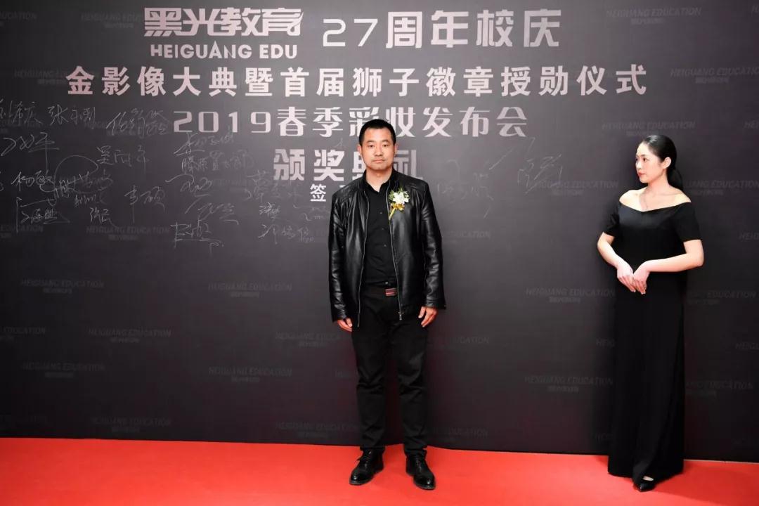 巴黎婚纱品牌代表杜军先生