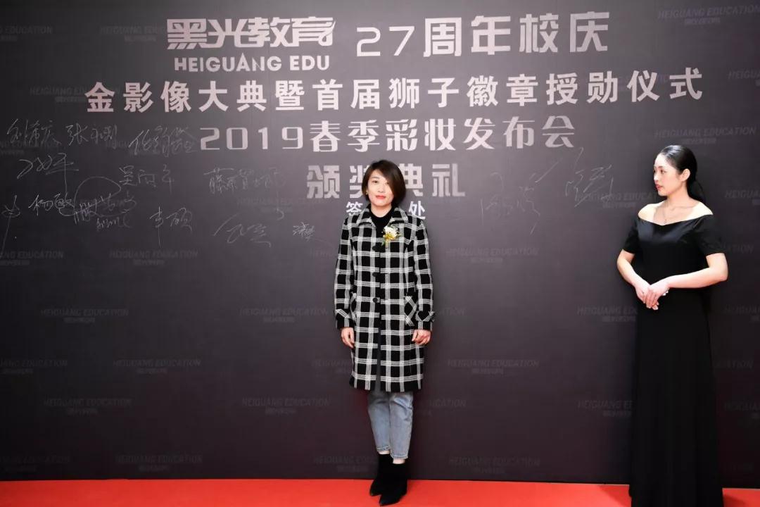 黑光网总编杨敏女士