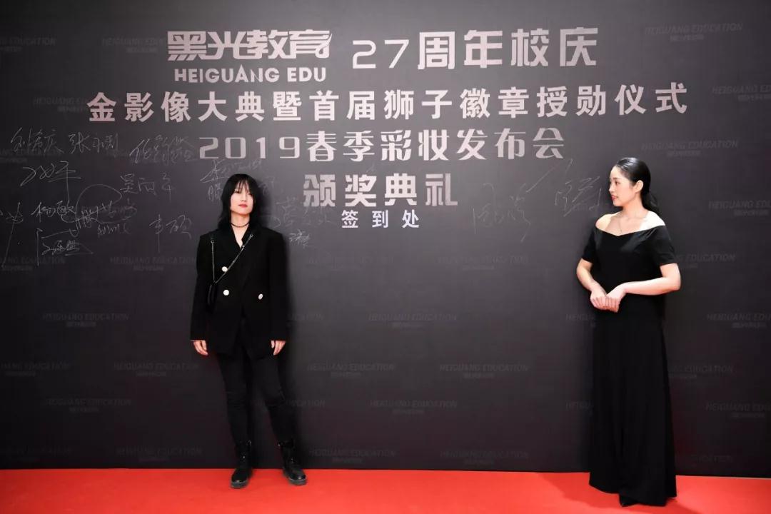 资深时尚商业修图师/修图诗人蕈菱梨女士